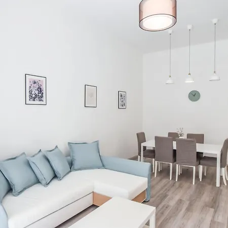 Apartment Downtown Deluxe
